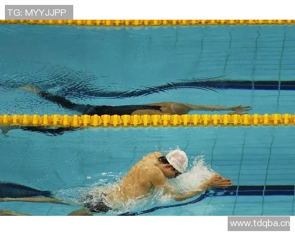 游泳入门全攻略：从基础技巧到提高速度的实用步骤与训练方法