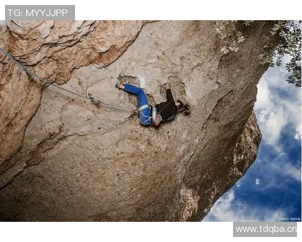 西安攀岩队的团队协作探索与实践:攀登高峰的精神与力量 西安攀岩队的团队协作探索与实践:攀登高峰的精神与力量